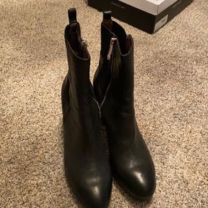 Donald J Pliner Boot